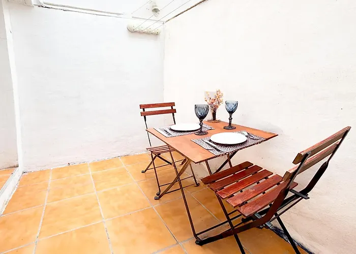 Bright With A Patio And A Good Area
